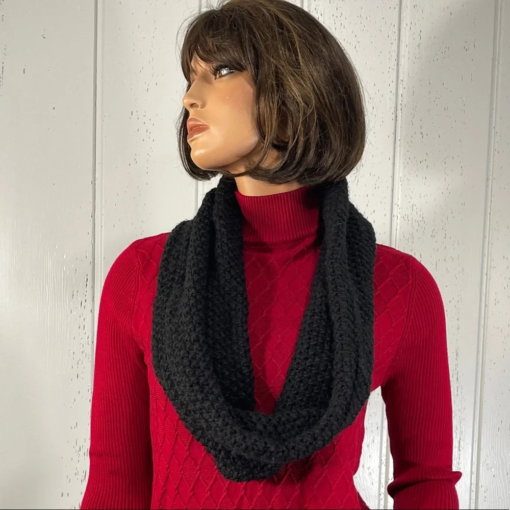 *Collection Eighteen Women's Black Knitted Infinity Scarf